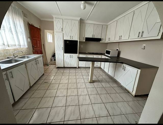 4 BEDROOM HOUSE FOR SALE IN NORTHDALE